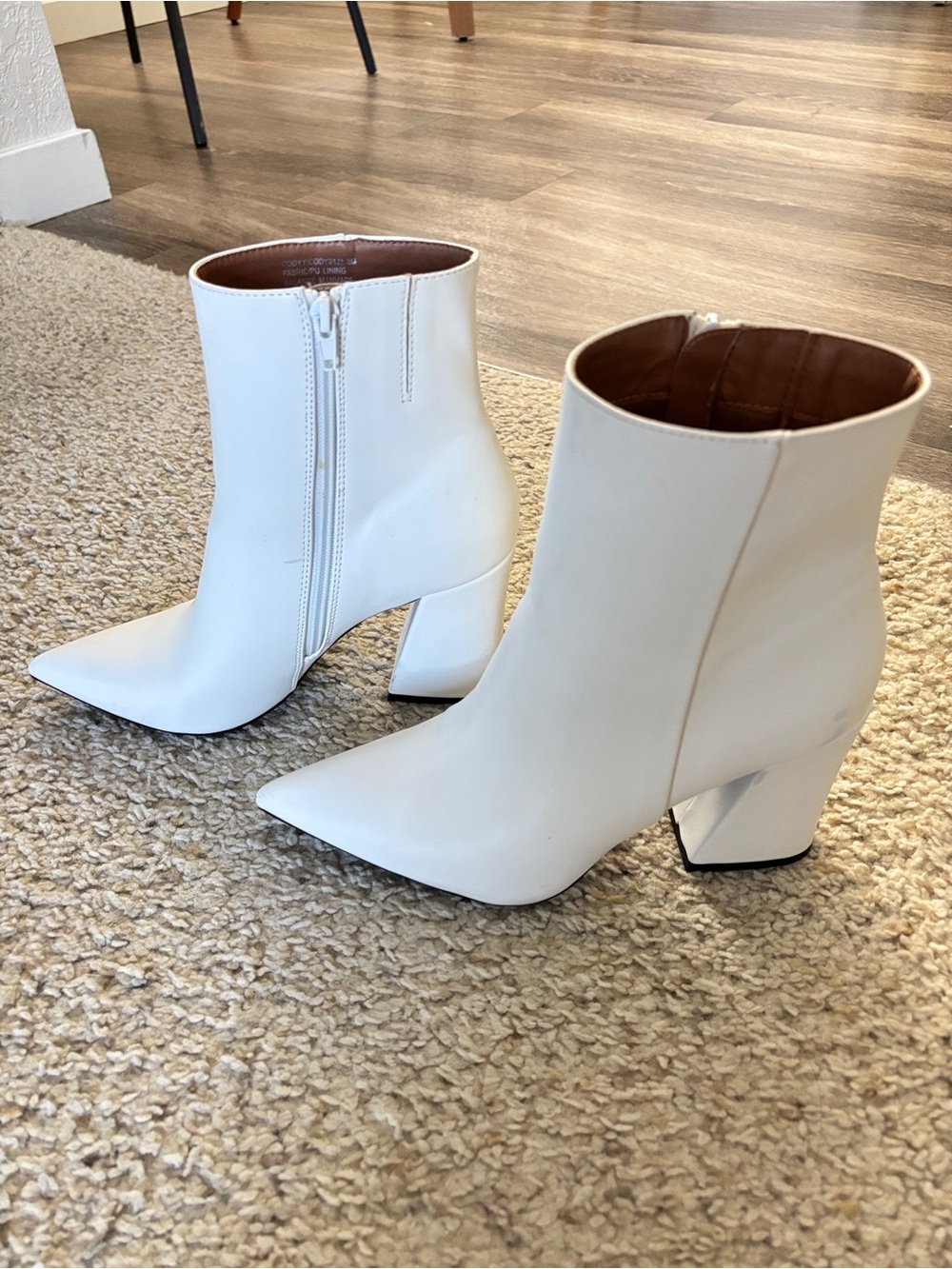 Madden Girl White Pointed Toe Block Heel Ankle Boots size 8.5